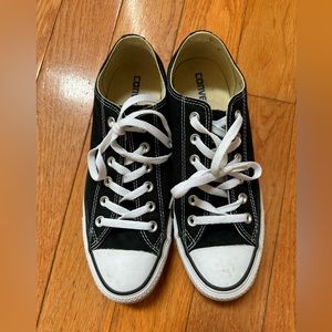 Women’s Converse chuck taylor size 9